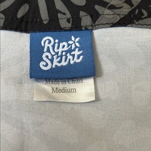 Ripskirt Hawaii Black and Gray Leaf Pattern Skirt